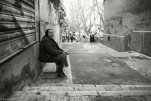palma begging woman